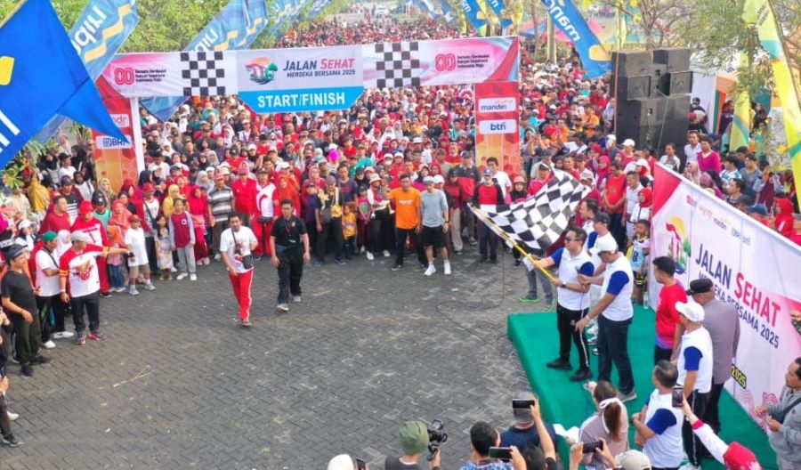 Jiddan Lepas Ribuan Peserta Jalan Sehat di Gresik